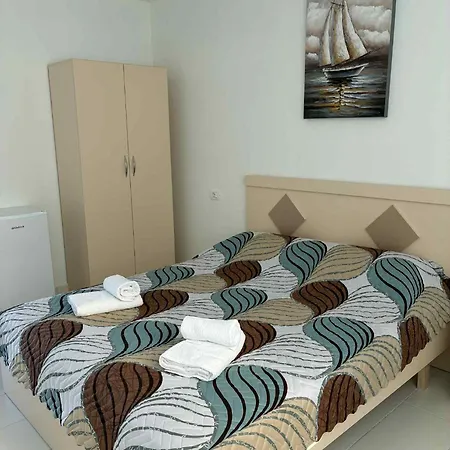 Mango And * 피에르